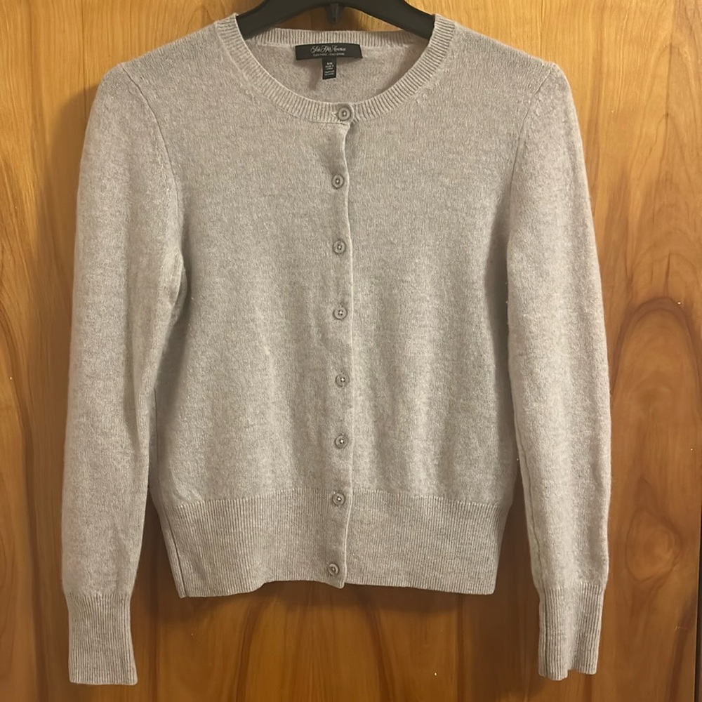 Saks Fifth Avenue 100% cashemere cardigan
